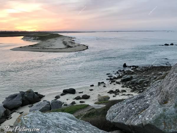 Photo La Baie du Kernic : Coucher de soleil sur la Baie du Kernic. Trop belles couleurs ce soir-là 😍c, Baie du Kernic, Coucher de soleil, Mer, Dunes, Rochers