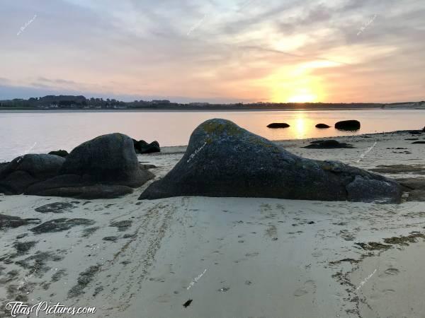 Photo La Baie du Kernic : Coucher de soleil sur la Baie du Kernic. Trop belles couleurs ce soir-là 😍c, Baie du Kernic, Coucher de soleil, Mer, Dunes, Rochers