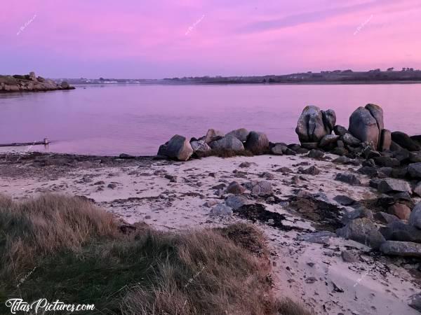 Photo La Baie du Kernic : Coucher de soleil sur la Baie du Kernic. Trop belles couleurs ce soir-là 😍c, Baie du Kernic, Coucher de soleil, Mer, Dunes, Rochers