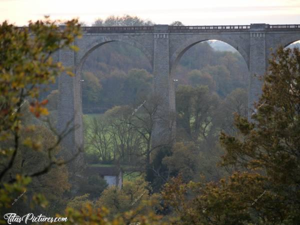 Photo Le Viaduc de Barbin : Le Viaduc de Barbin à St Laurent-sur-Sèvre.c, Viaduc de Barbin