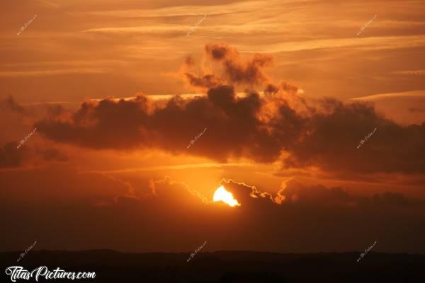 Photo Coucher de soleil : Joli Coucher de soleil sur les Herbiers 🥰c, Coucher de soleil