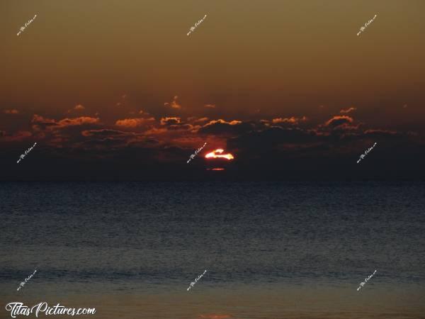 Photo Coucher de soleil : Coucher de soleil sur la mer..c, Coucher de soleil, Mer