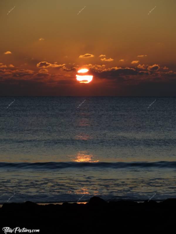 Photo Coucher de soleil : Coucher de soleil sur la mer...c, Coucher de soleil, mer