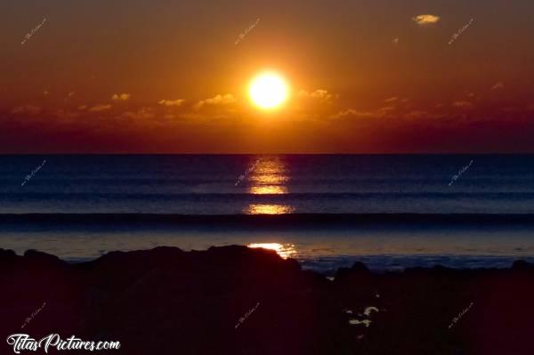 Photo Coucher de soleil : Coucher de soleil sur la mer..c, Coucher de soleil, mer, rochers