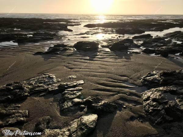 Photo Pointe de Saint Gildas : Coucher de soleil sur la Pointe de Saint Gildas dans le 44.c, Coucher de soleil, mer, rochers, sable