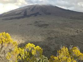 Le Piton de la Fournaise : La Réunion, Montagnes, Roches volcaniques, Volcan