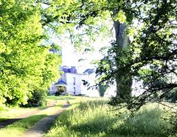 Bourg-des-Comptes : La Vilaine, Château, Arbres