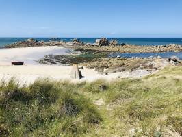 Plage des Amiets : rochers, sable blanc, mer