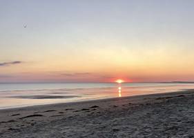 La Barre-de-Monts : Coucher de soleil, mer, sable, algues