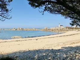 Phare de Pontusval : Phare de Pontusval, Plage du Phare, Brignogan-Plage, plage, sable, rochers, mer