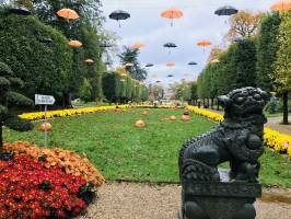Le Jardin des Plantes : Jardin des Plantes, Rouen, Halloween, Statue asiatique
