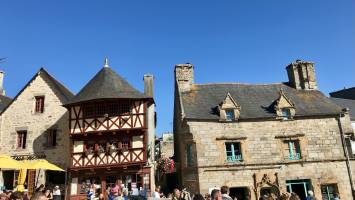 Saint-Renan : Place du Vieux Marché, Saint-Renan