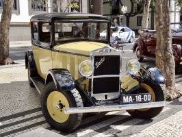 Vieille Voiture : Vieille Voiture, Funchal, Madère, Berliet VIL