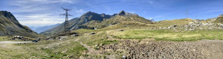 Le Col du Petit Saint Bernard : Col du Petit Saint Bernard, Montagnes